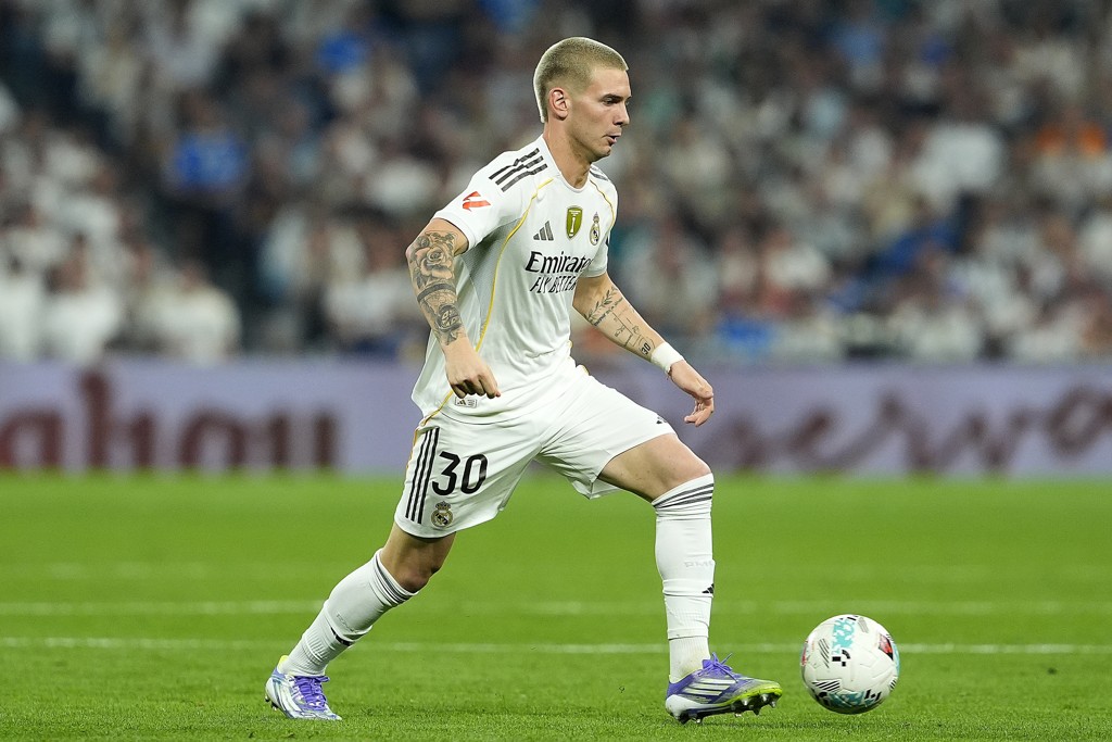 远超预期！阿斯：皇马签新援卡雷拉斯、马斯坦托诺、赫伊森超值