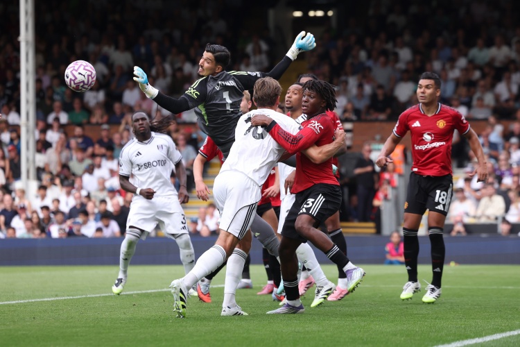 记者：拉门斯和巴因德尔均非主力，曼联仍希望明夏签一名主力门将